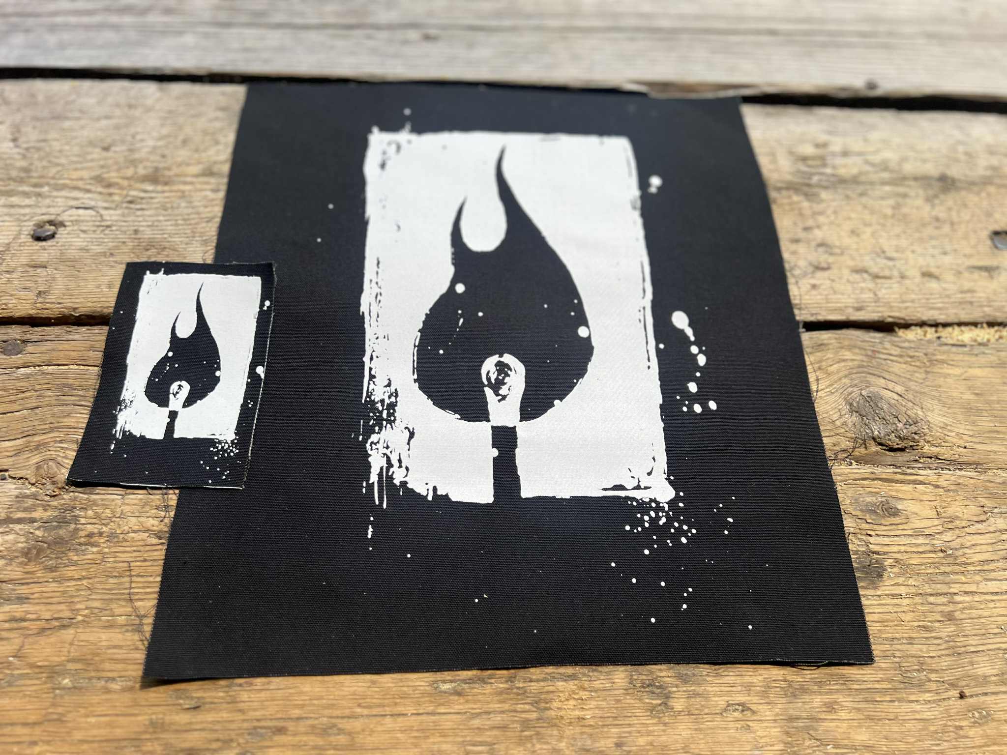 Écusson noir